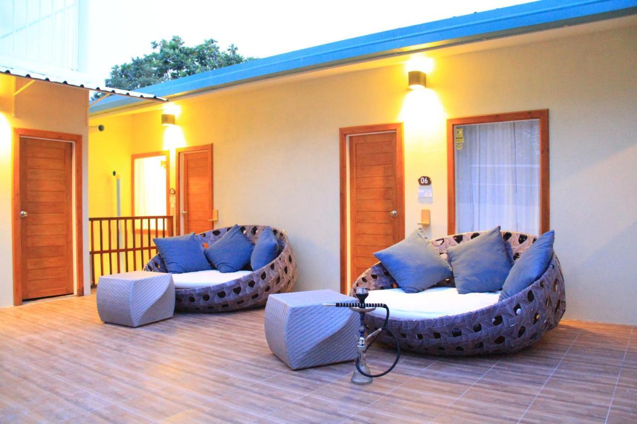 Green Leaf Guest House - Omadhoo Bagian luar foto