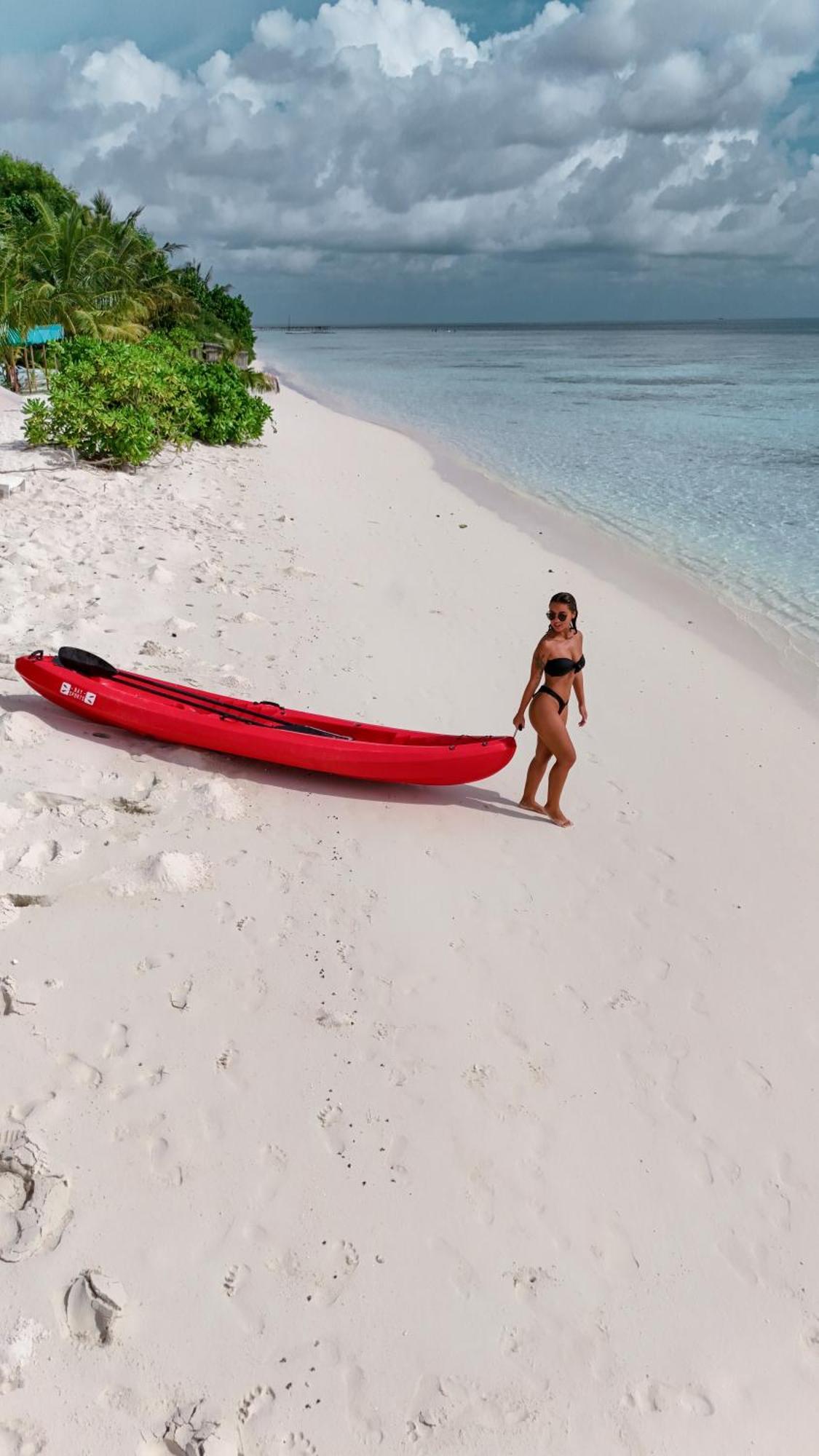 Green Leaf Guest House - Omadhoo Bagian luar foto